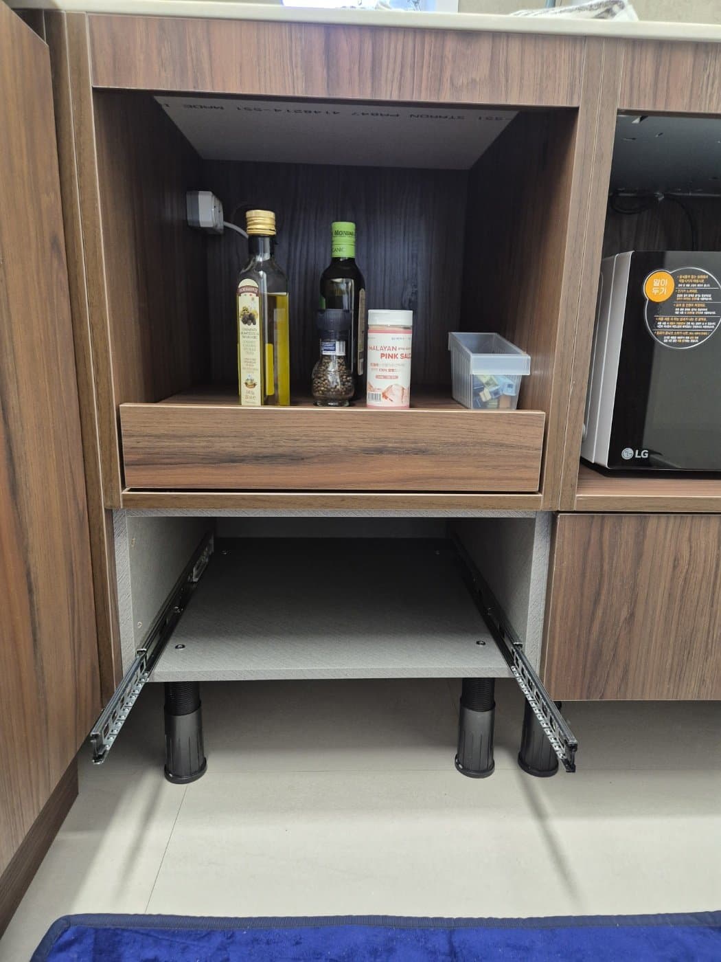 대전 중구 로봇청소기장 리폼 서랍을 철거해 레일만 남은 내부