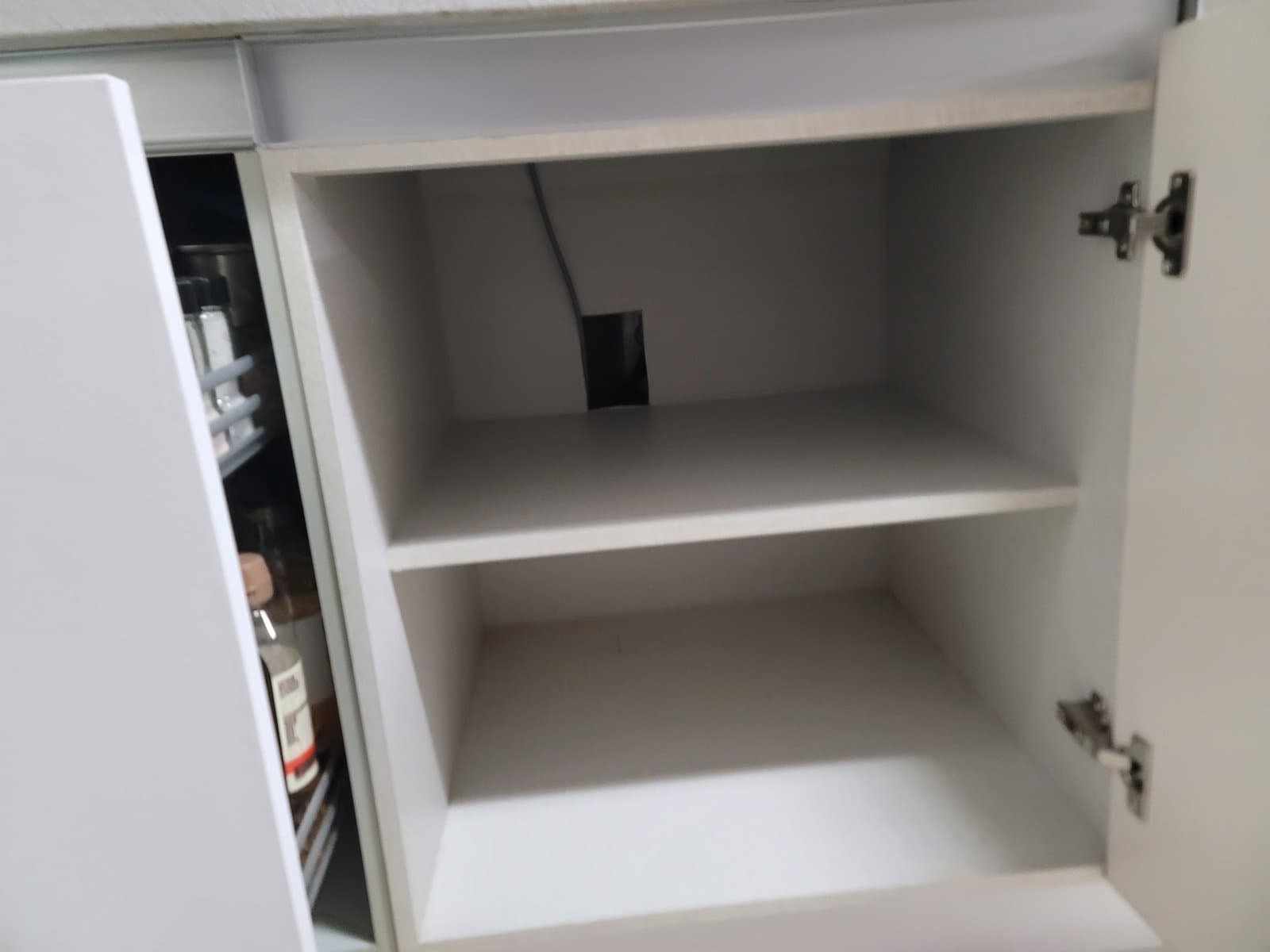 제천 싱크대 하부장 리폼 새로 짠 몸통에 선반을 앉힌 내부
