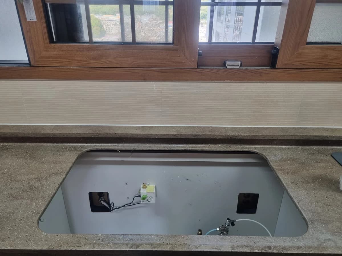 전주 덕진구 에코시티 싱크볼 철거 후 개구부